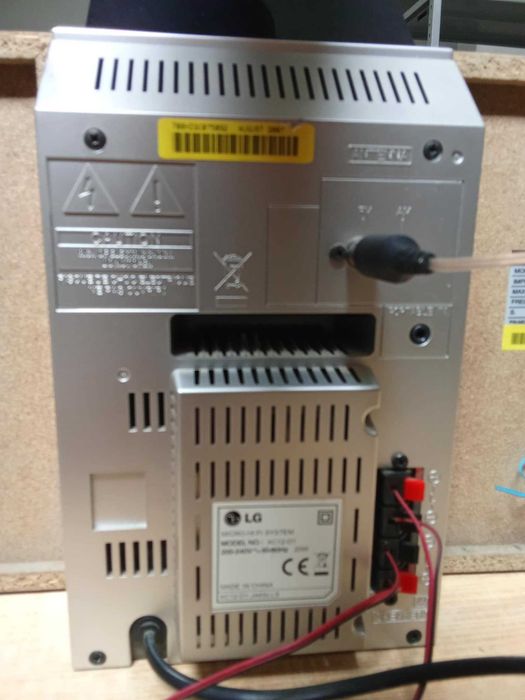 Aparelhagem micro HIFi LG com CD/Cassete Rádio AM/FM/AUX