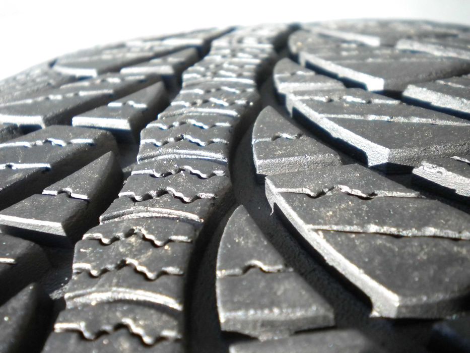 ! Koła zimowe 15 4x100 Dacia Sandero Renault Clio 4 z czujnikami TPMS