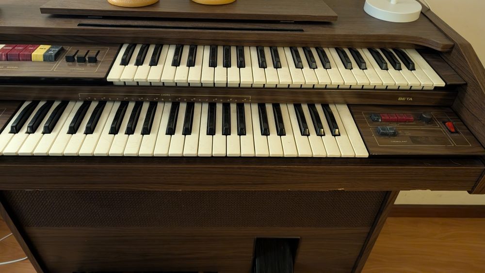 Orgão 2 teclados BELTON