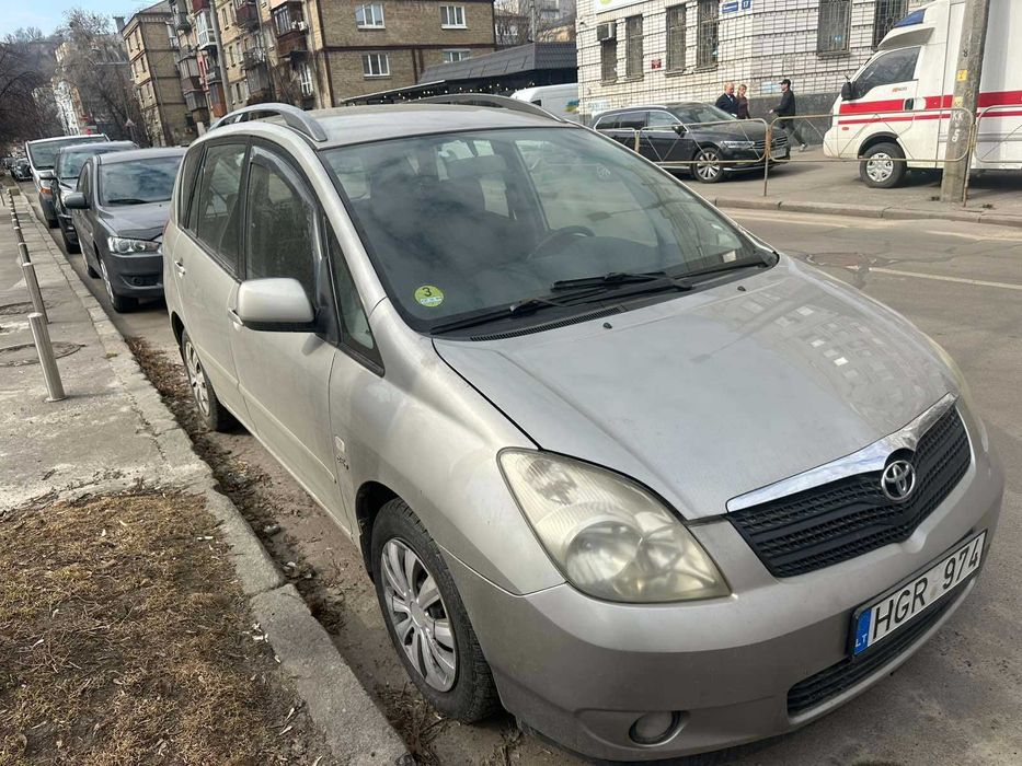 Разборка Toyota Corolla verso 2.0 2001-2004