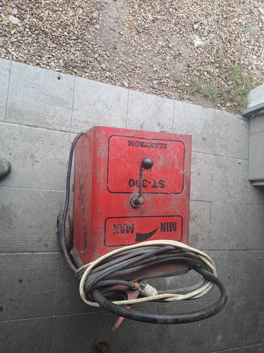 Spawarka z rozruchem 220/380