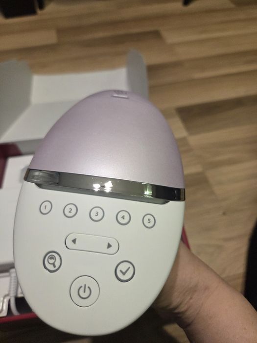 depilator Philips Lumea IPL Seria 8000 BRI940/00