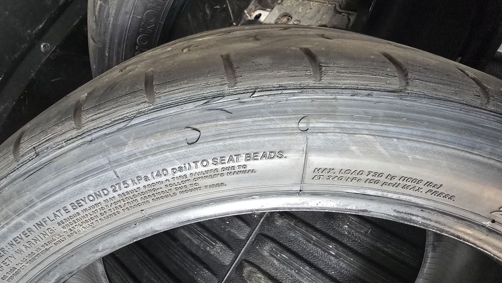 4 Pneus yokohama  245/40/18