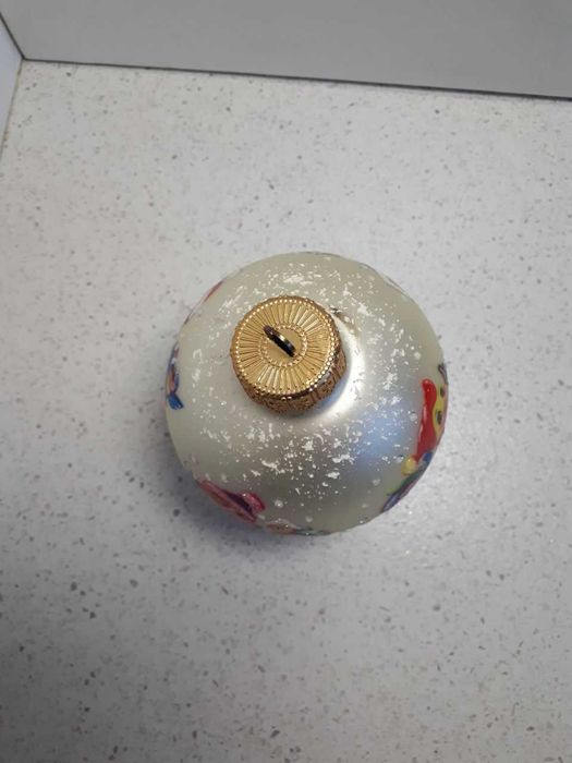 Стеклянный новогодний шар 8,5 см: 4 сюжета, объёмный снег, новый