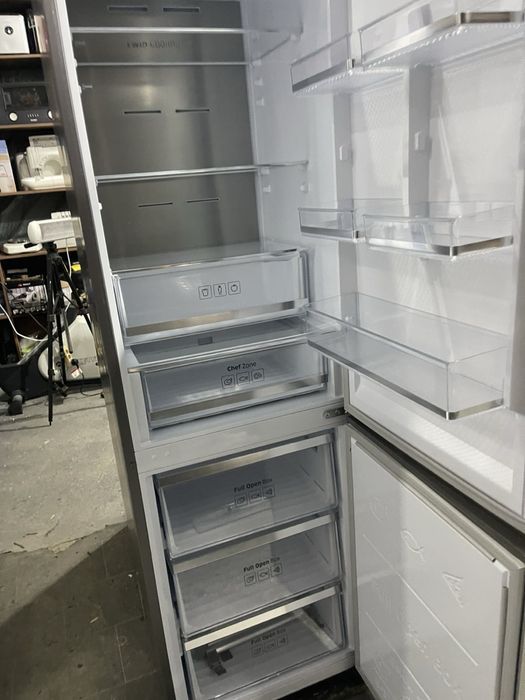 Холодильник Samsung