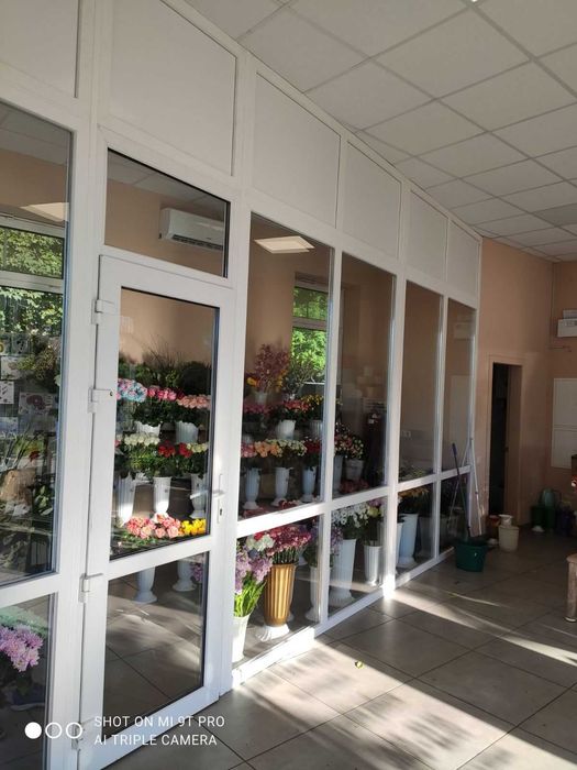 Перегородки стеклянные,алюминиевые и пластиковые пергородки .