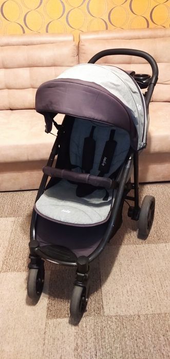 Детская прогулочная коляска JOIE