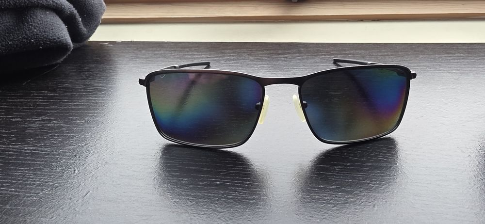 Óculos de sol Oakley polarizados