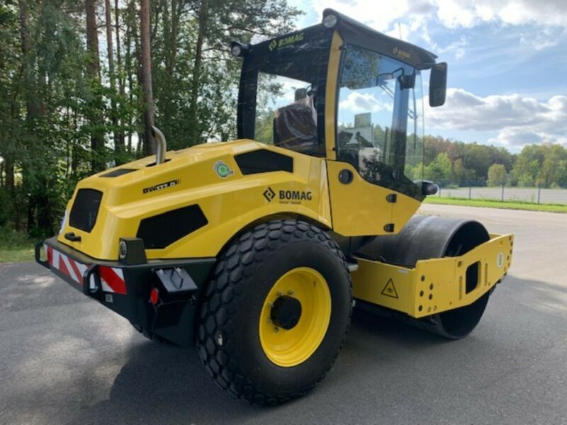 Услуги катка виброкатка грунтов бандажн кулачков. В аренд каток катков