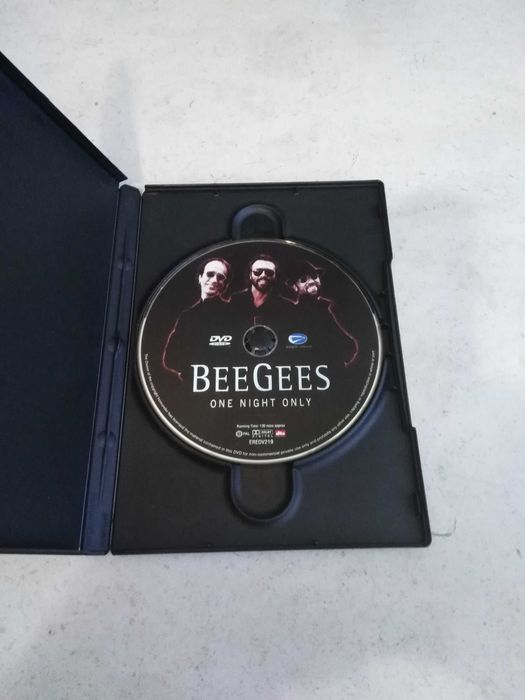 DVD Tina Turner/Bee Gees/Queen/Nelly Furtado. (Desde3€)