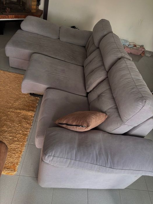 Sofá com chaise longue cinzento (usado)