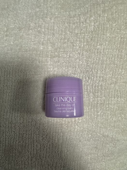 Clinique take the day off