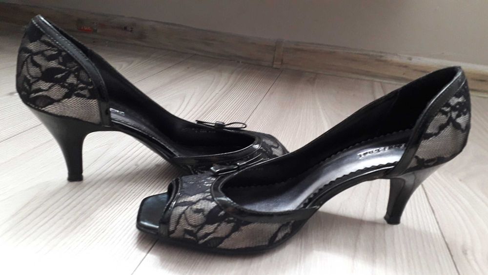 Buty damskie wyjściowe