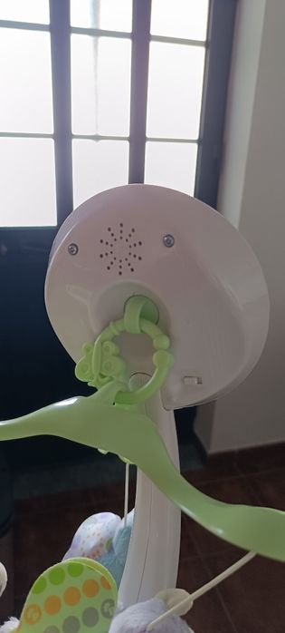 Sistema Fisher-price para berço