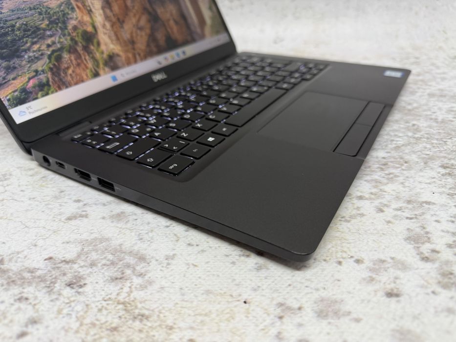 Dell Latitude 5300 / i7 8665u 4.8GHz / 16GB DDR4 / 512SSD / 13.3 FHD
