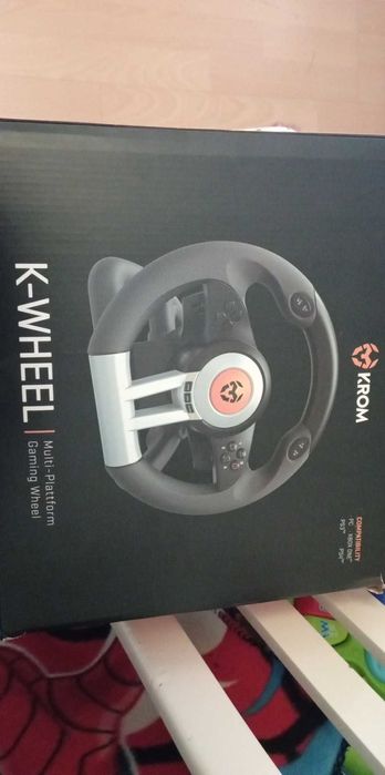 Volante e pedais PlayStation computador entre outros