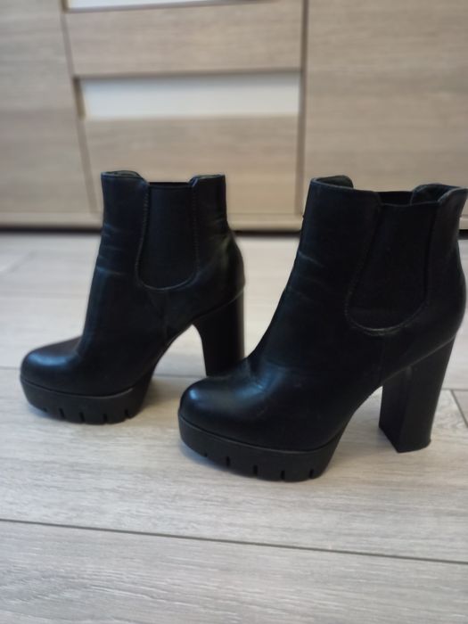 Buty damskie botki