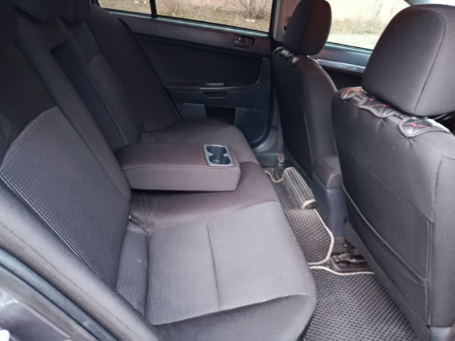 Mitsubishi lancer 10