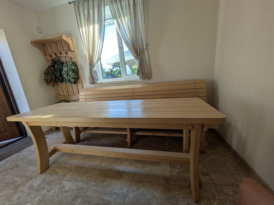 Дерев'яні меблі: стіл, лавка, табурети. Дачні меблі