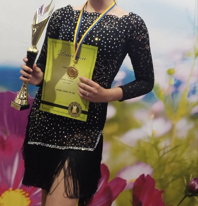 Продам платье для бально спортивных танцев