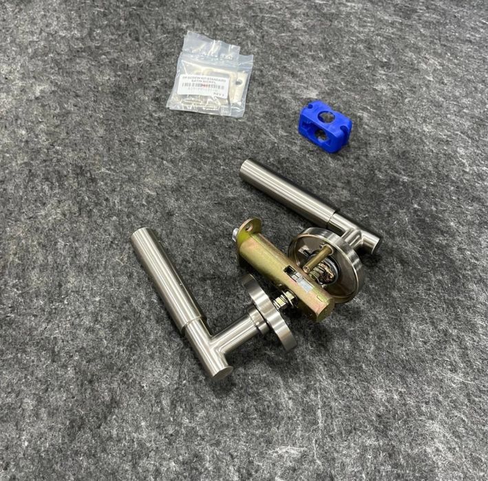 Дверна ручка EMTEK Passage з дисковою розеткою, сатин нікель