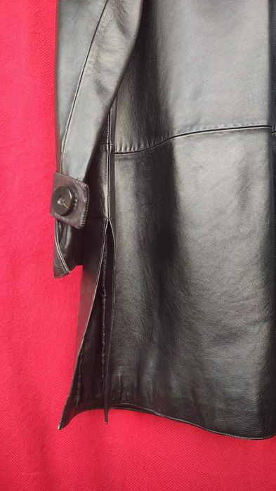 Шкіряна шкіра кожа куртка від Madeleine оригінал не Prada