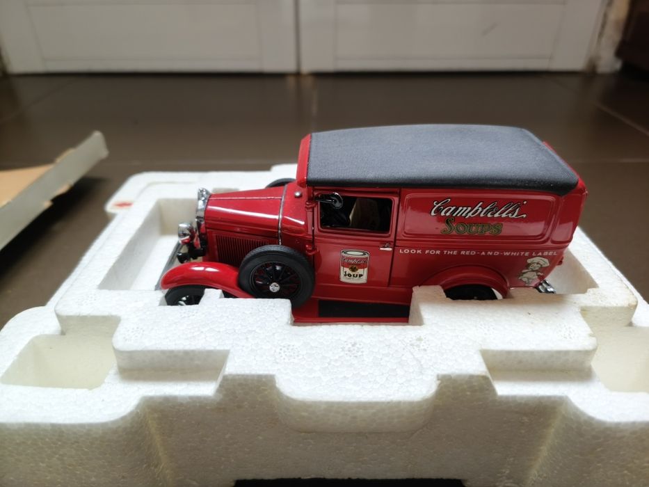 Ford Panel Delivery 1:24