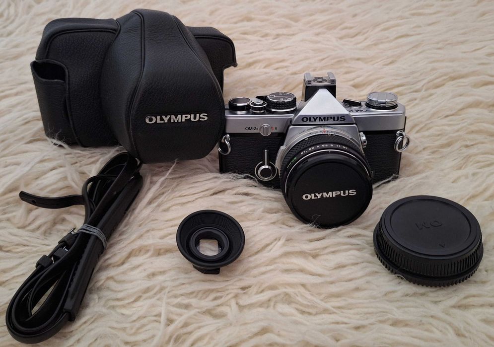 Olympus OM2n aparat analogowy z Japonii w stanie idealnym komplet z futerałem