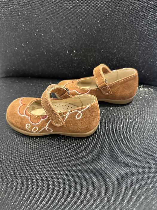 Sapatos Castanhos Camel Novos Tapadinha Nº 20