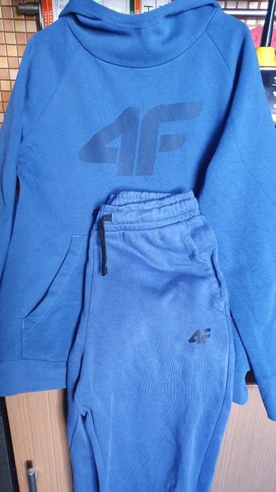 dres chlopiecy 4F