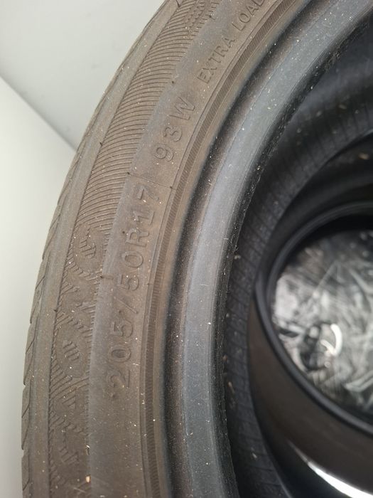 Pneus 205/50 R17