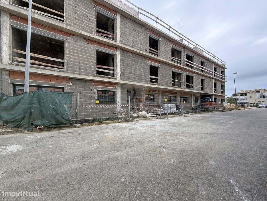 Algoz - T2 Em Construção -  Logradouro Privado