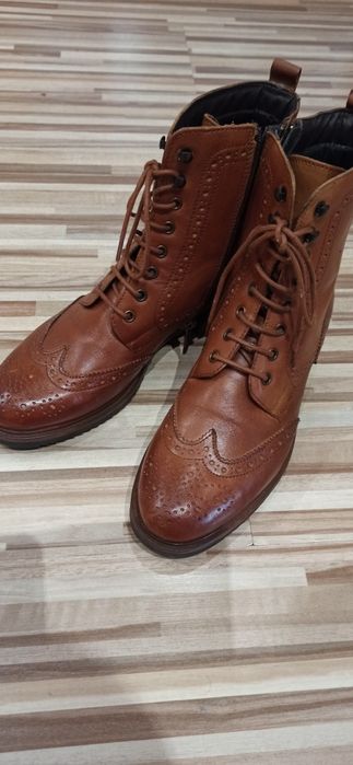 Śliczne botki Pier One - skóra