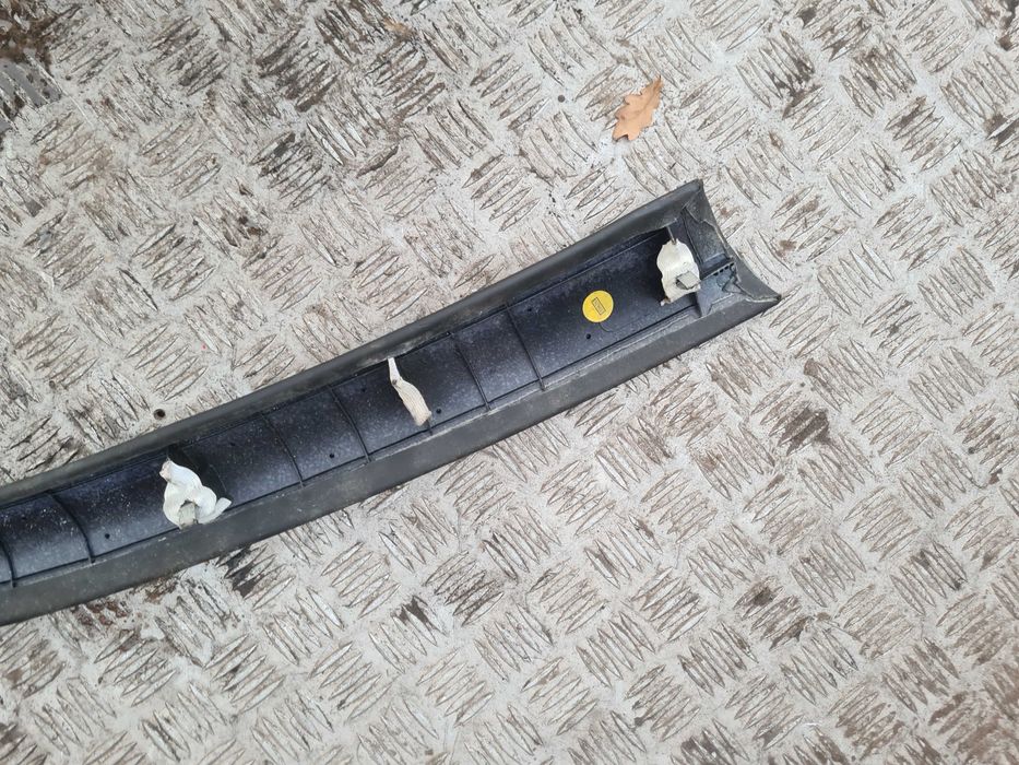 Porsche 911 4S 996 osłona słupka lewa prawa poszycie