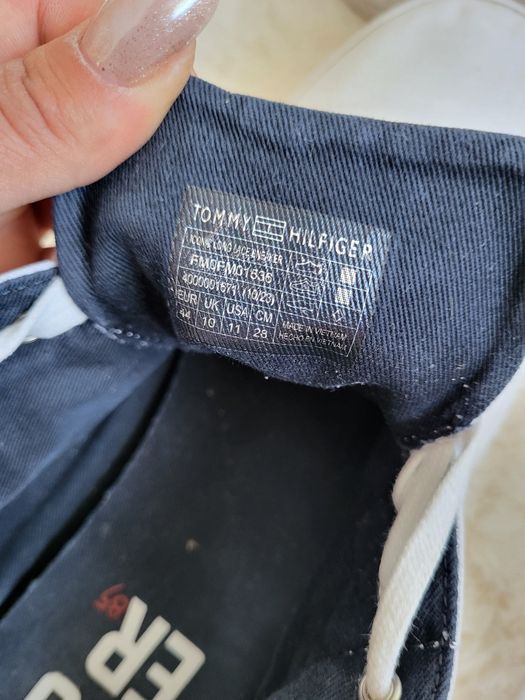 Białe tenisówki Tommy Hilfiger EU44 UK10