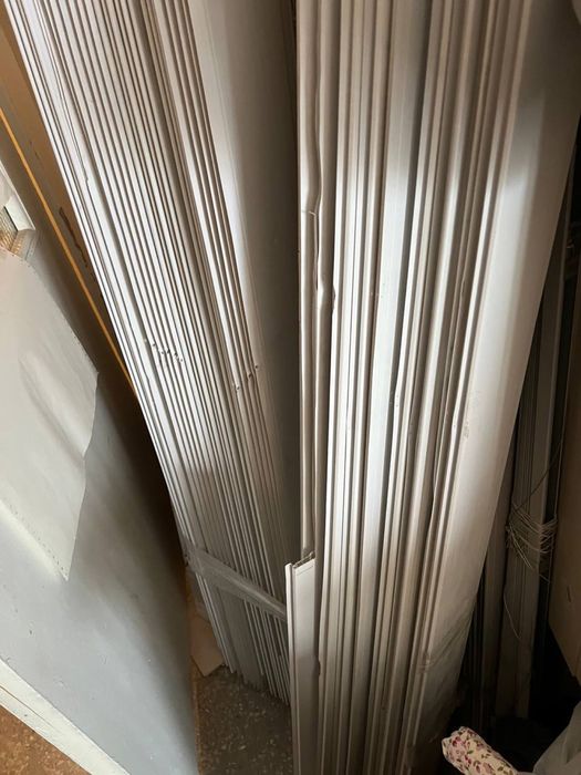 Пластик для обшива,плинтуса и отливы,размеры разные