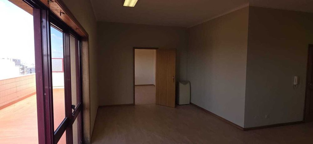 Escritório Sto Ovídio Gaia 100m² garagem privativa, terraço e elevador