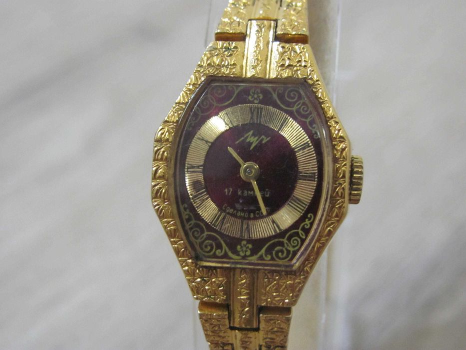 DAMSKI mechaniczny Zegarek Radziecki ŁUCZ pozłacany AU