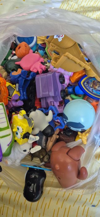 Mix figurek psi patrol pepa i inne