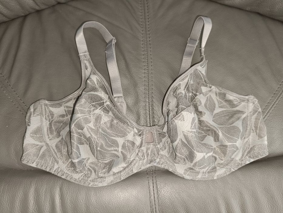 Biustonosz George 90 D