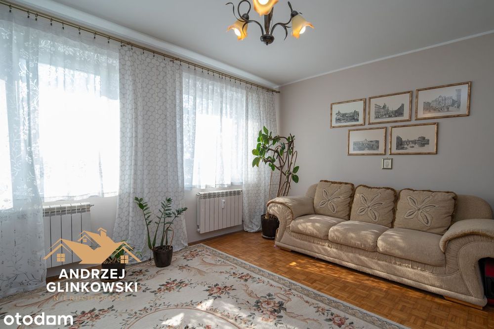 Mieszkanie Z Garażem W Bryle Budynku