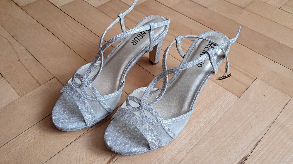 Sandały na obcasie buty damskie Menbur rozm 38 srebrzyste