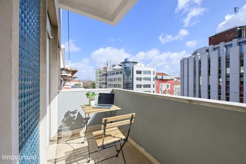 Quarto - localizado em Picoas Lisbon