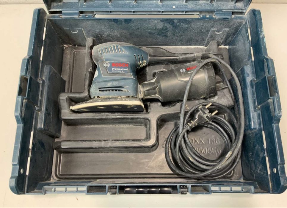 Bosch Deltaschleifer — дельташліфмашина з кейсом