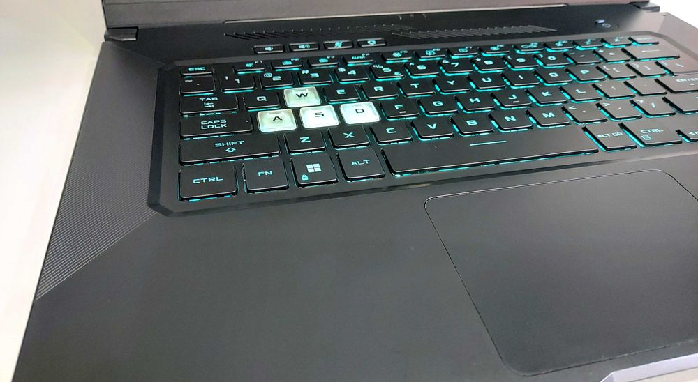 Asus TUF DASH Gaming =15,6" IPS 144Hz= 16GB SSD250GB+SSD500GB