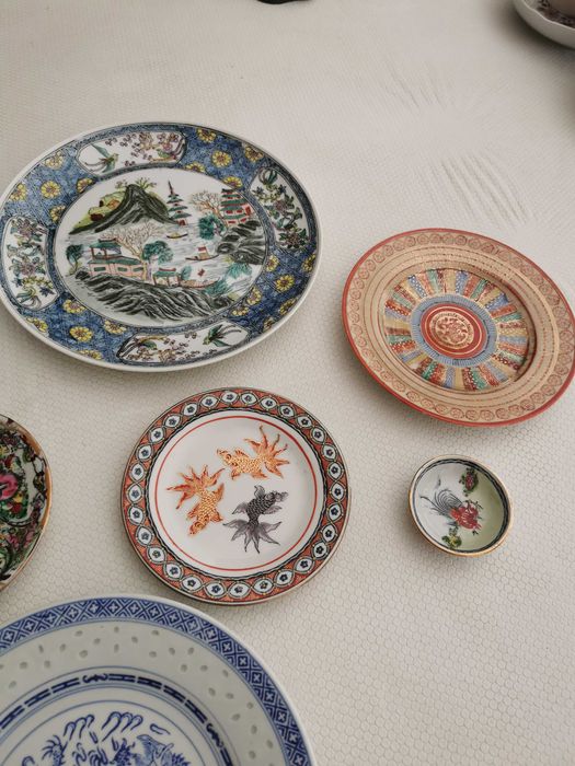 Vários pratos  decorativos (China e Macau)