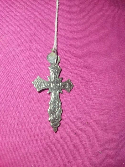 Продам старинную икону, большой серебряній крест, крестик, ладанку.