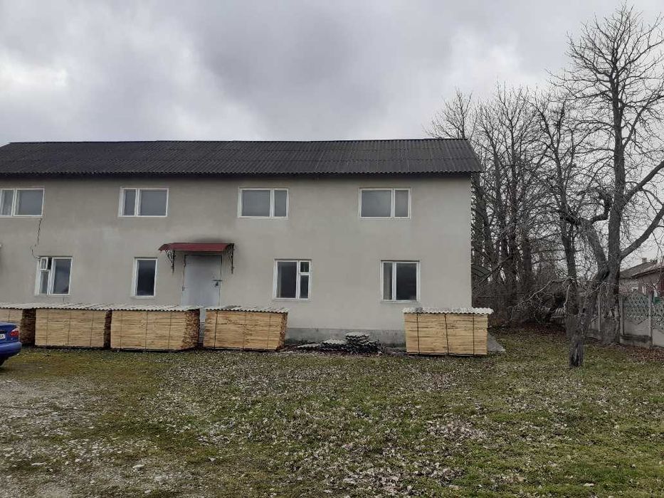 Продається  підприємство із земельною ділянкою.