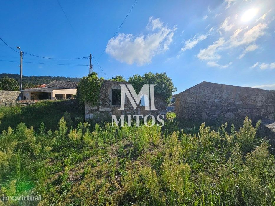 Moradia para recuperar com vistas mar