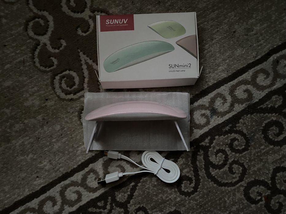 Лампа для нігтів